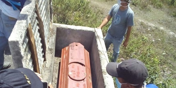 exhumacion de un cadaver